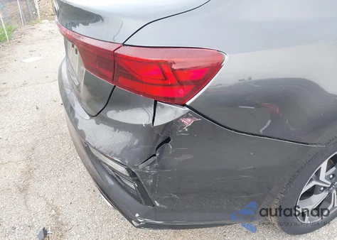 2021 Kia Forte Lxs из США, поврежденный, VIN 3KPF24AD9ME313610